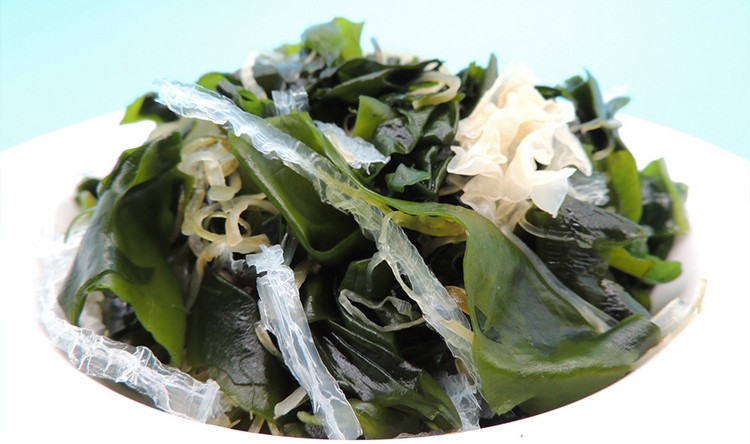 Getrockneter Wakame-Salat